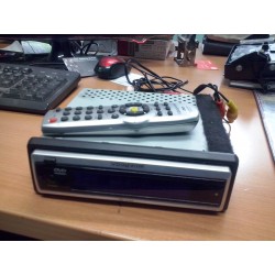 lecteur DVD origine 807 c8 ulysse 2 marque vdo ayton  avec telecommande + cordon 